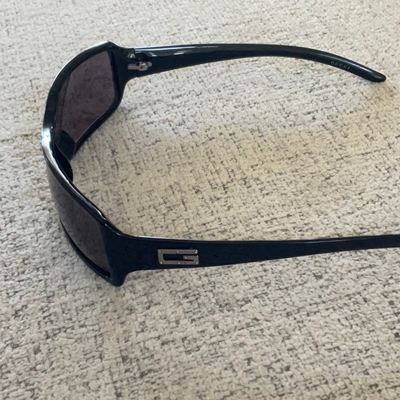 Gucci Vintage Black Sunglasses - Picture 4 of 8